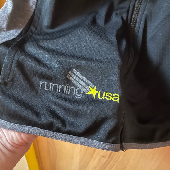 Run Like a Cheetah hoodie - Picture 4 of 6